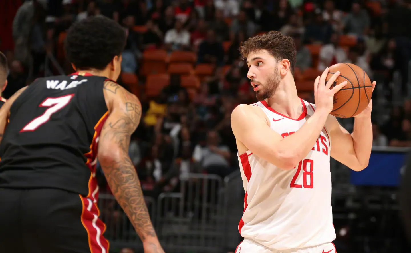 关键时刻迈阿密热火备战中超，单刀错失细节曝光，底气十足，资深球员宣示担当(央视记者直击洛杉矶冲突现场)-LOL官网